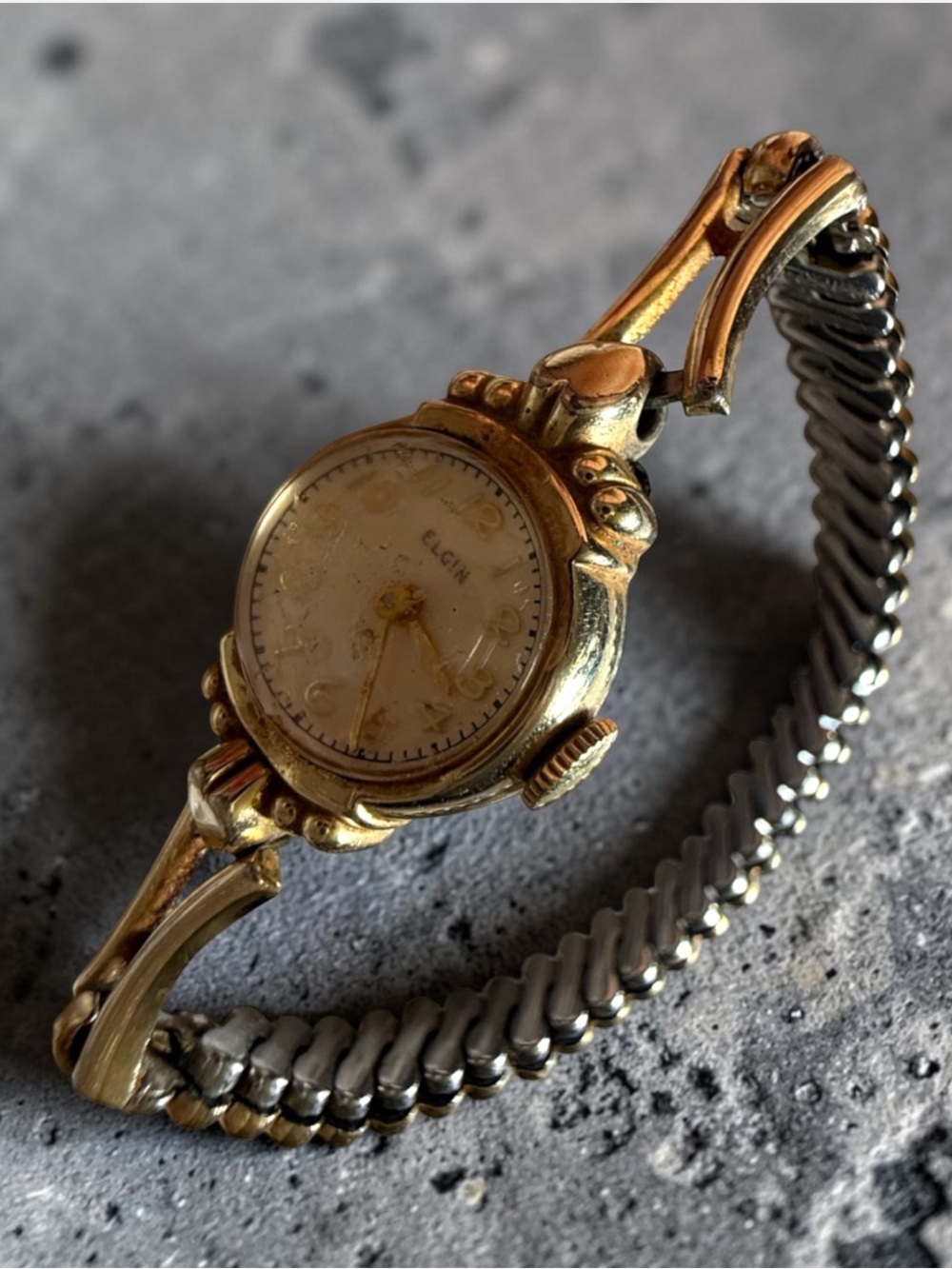 Vintage Elgin Ladies Mechanical Watch 10K R.G.P.
Bezel Stretch Bracelet
